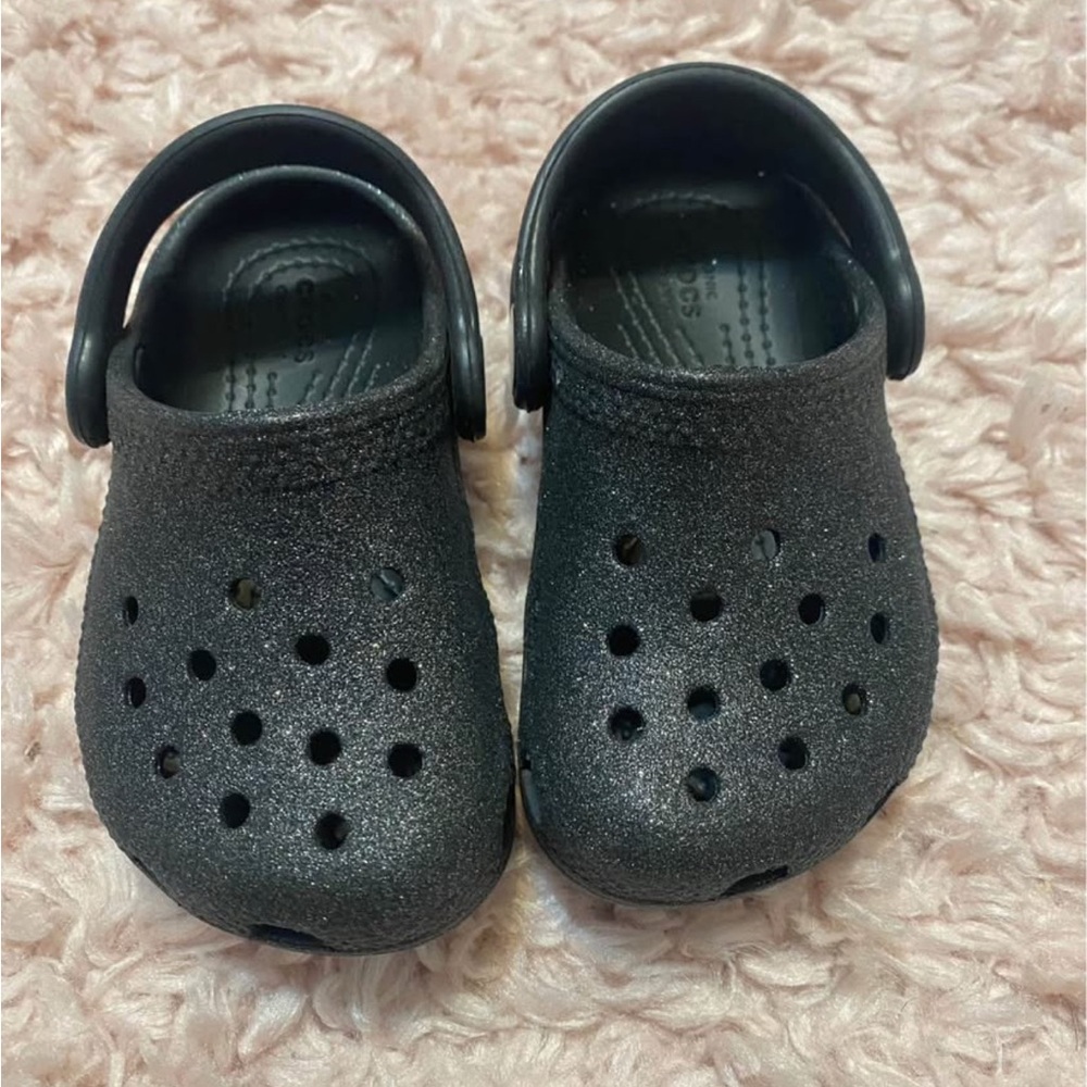 CROCS Toddler Size 6 Black Glitter
